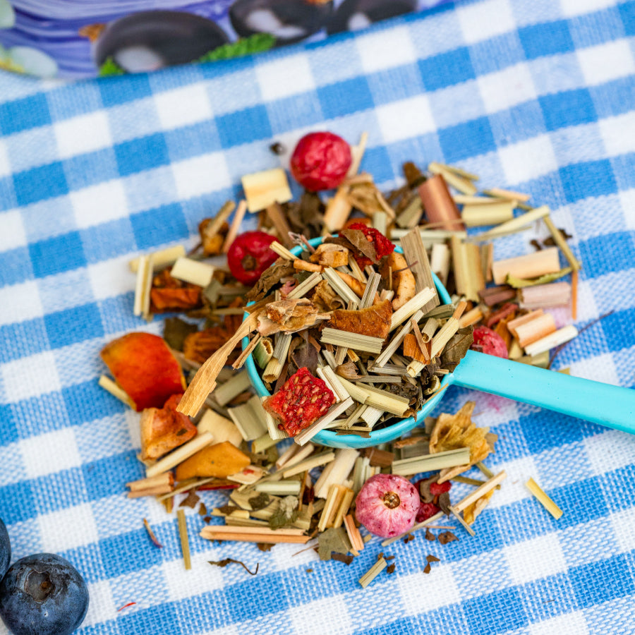 Snarky Tea 60g Berry Your Worries fruit herbal blend packaging with colorful design on a white background